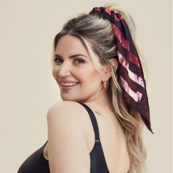 knix Accessories - Knix x Lesley Hampton Print Scarf from Papaya Box